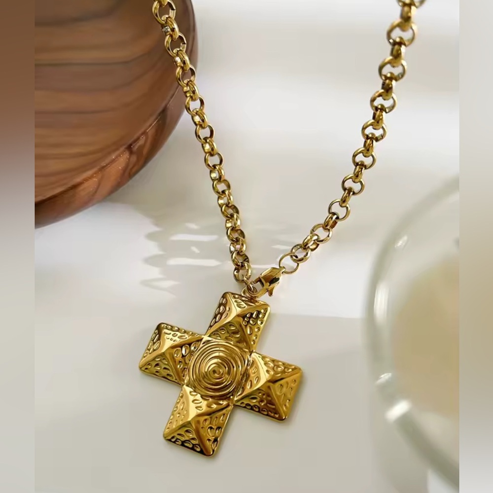 NEW 18K GOLD PLATED “ORION CROSS” STATEMENT NECKLACE - Picture 5 of 7